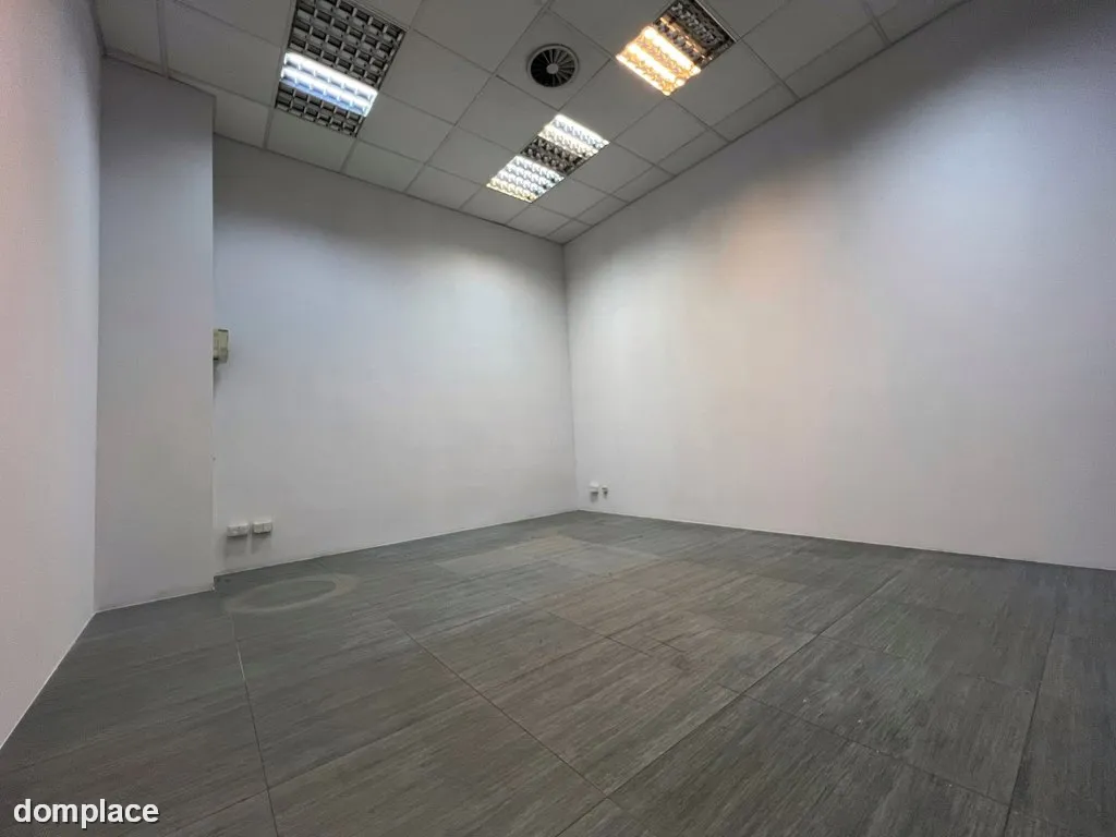 Lokal handlowo-usługowy 16 m2 w centrum — zdjęcie 6