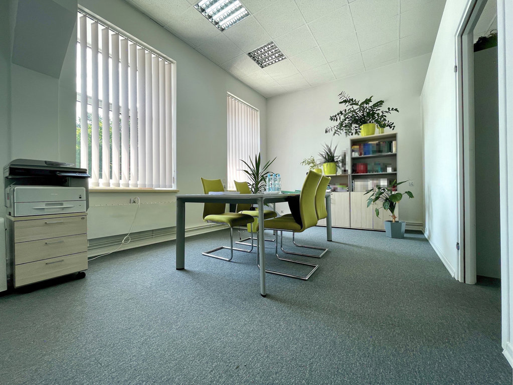 Wykończone Biuro na sprzedaż  w samym centrum