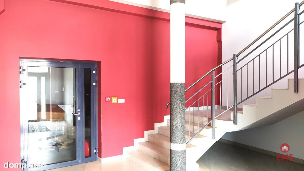 Lokal użytkowy 400 m2 — zdjęcie 2