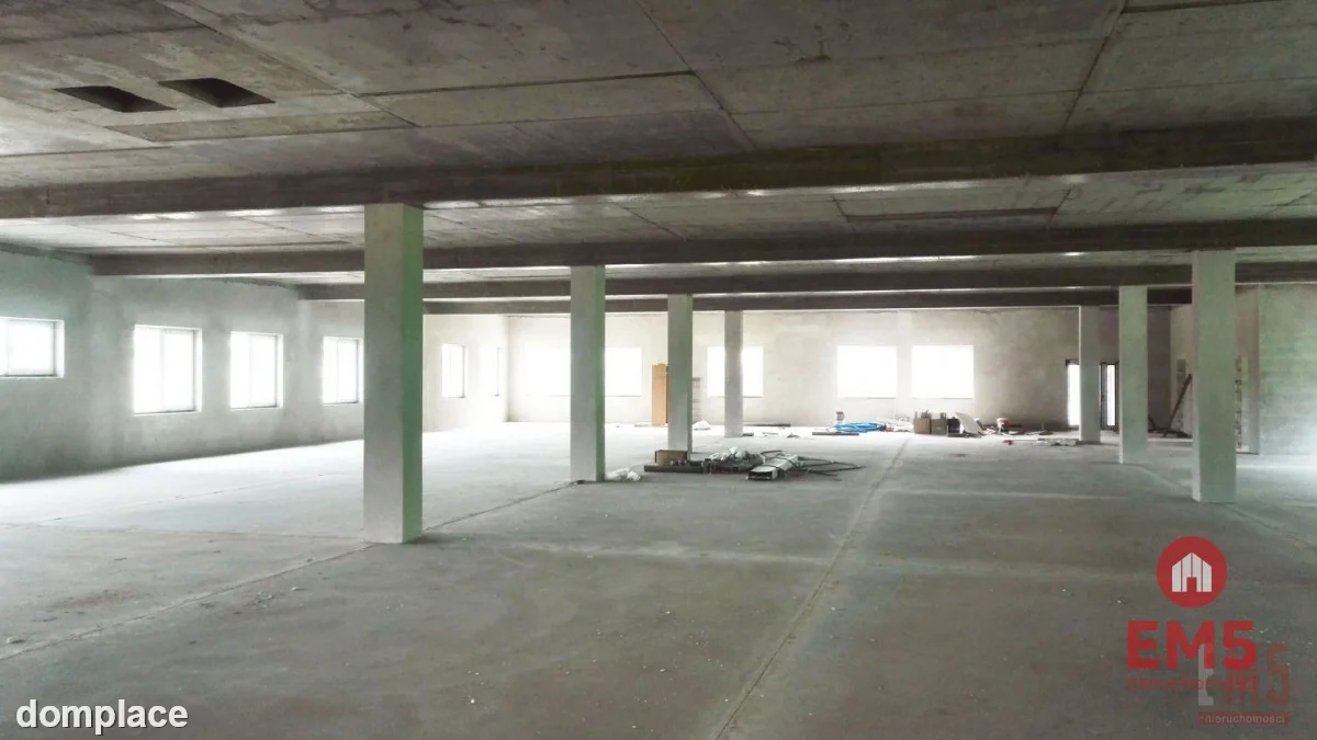 Powierzchnia handlowo-usługowa 1300 m2