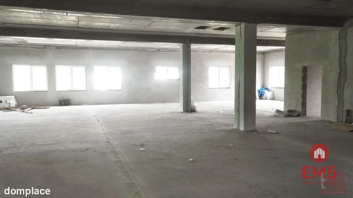 Powierzchnia handlowo-usługowa 1300 m2 — zdjęcie 3