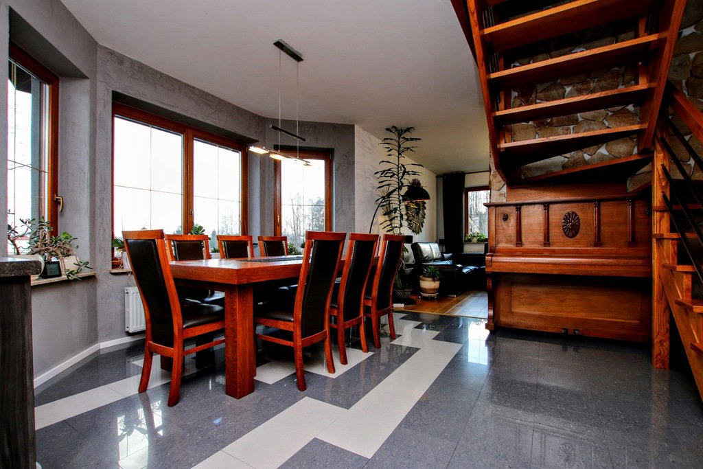 stylowy dom, duża działka, zaciszna okolica