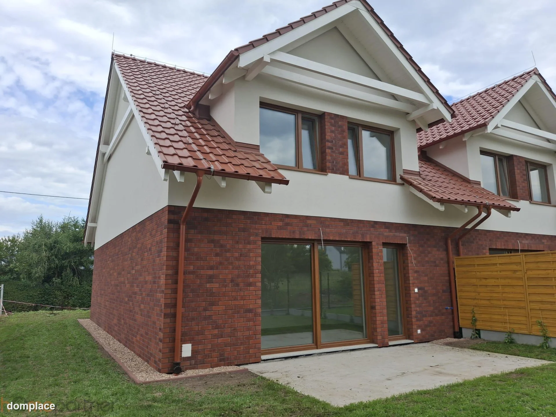 Dom — wrocławski, Kąty Wrocławskie