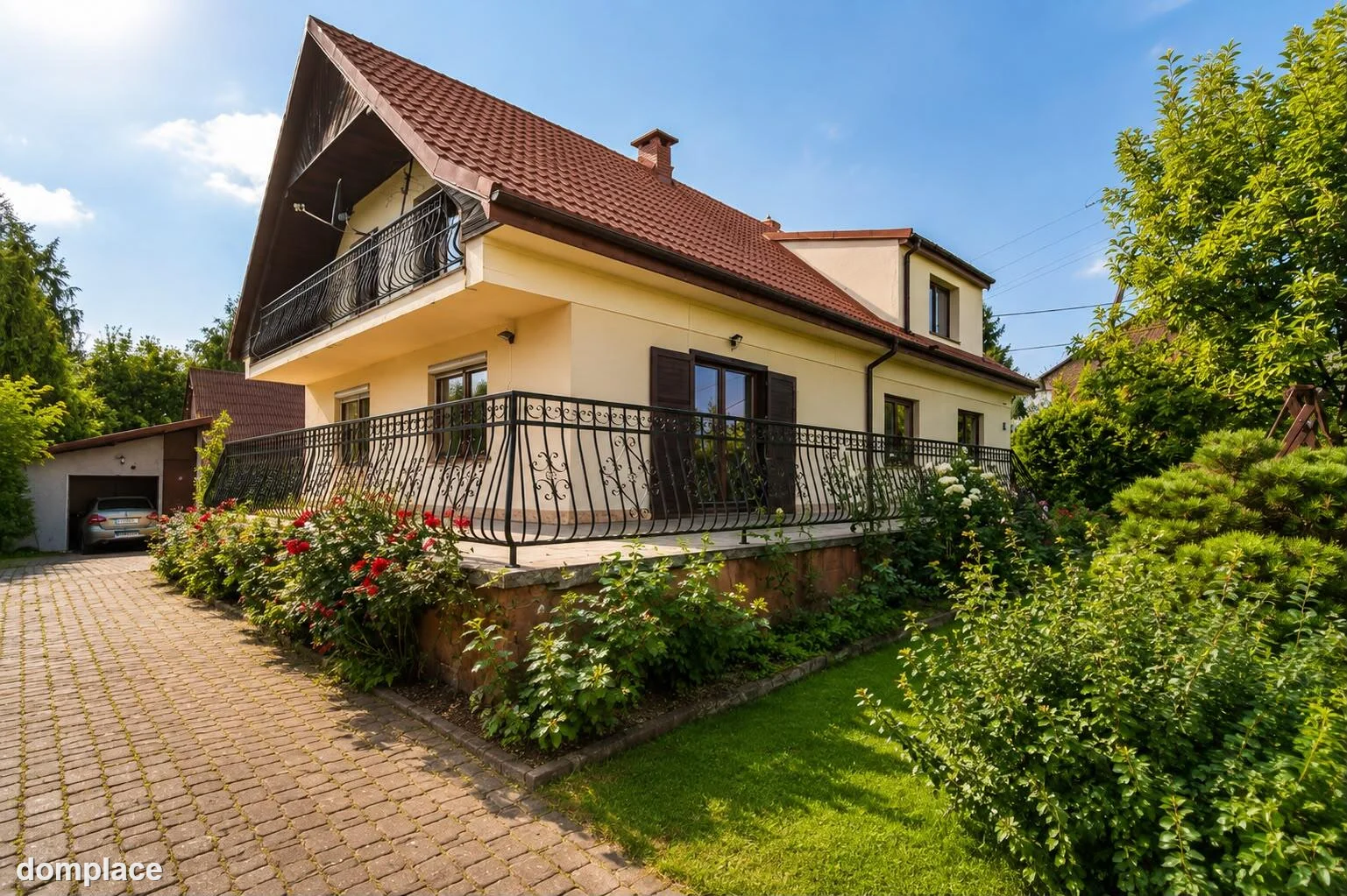 Dom — brzeski, Brzesko