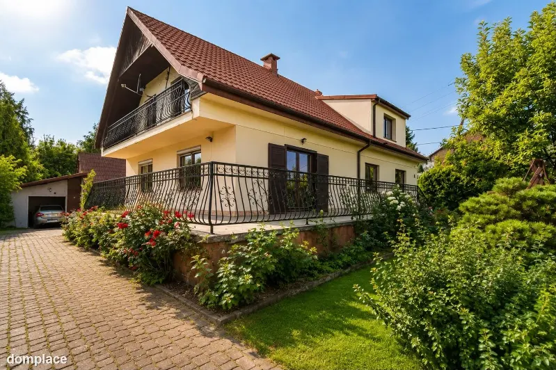 Dom — brzeski, Brzesko