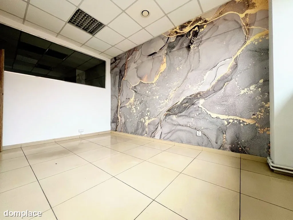 Lokal biurowy w centrum z klimatyzacją — zdjęcie 2