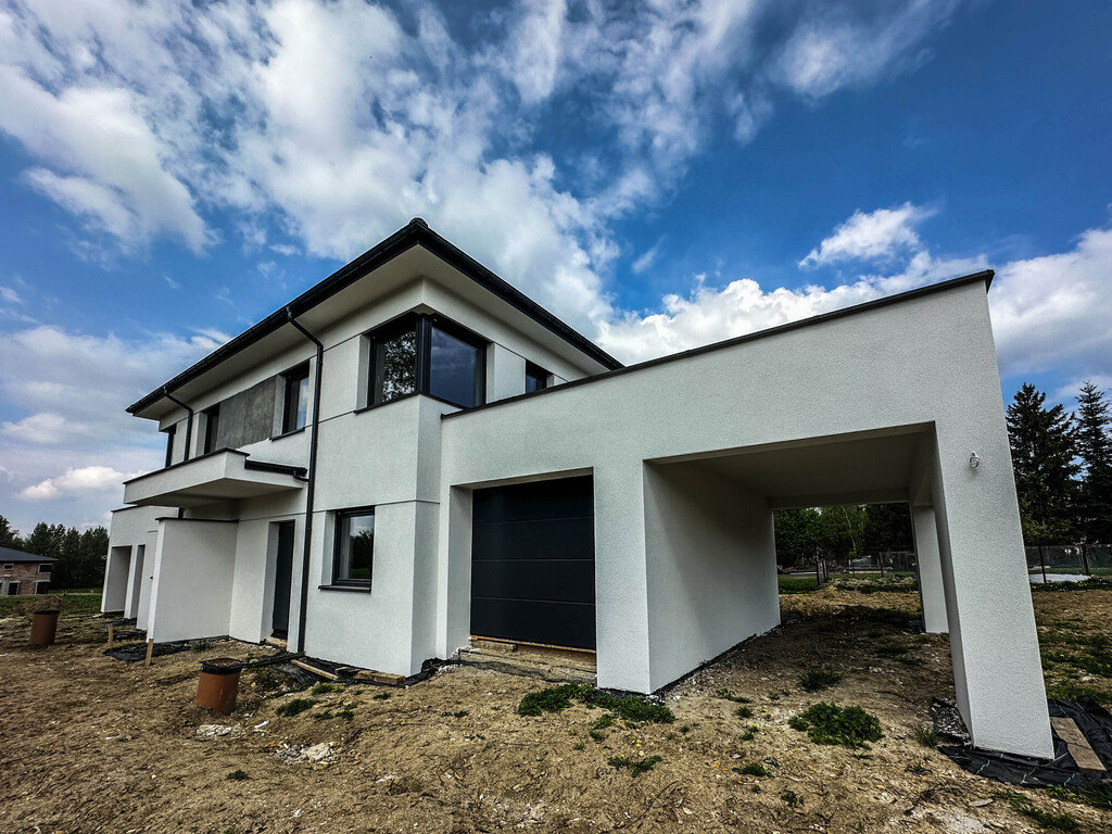 Nowe domy bliźniacze ? surowy stan, Krasne