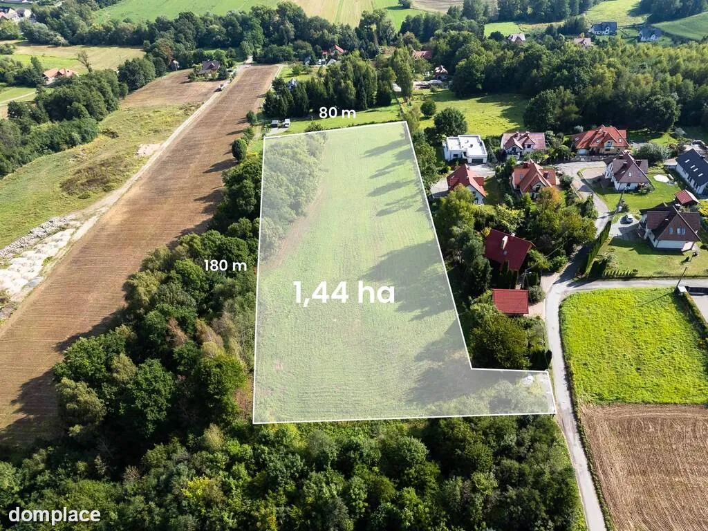 Grunt z PnB, 1,43 ha, PUM 1900 m², 11 domów