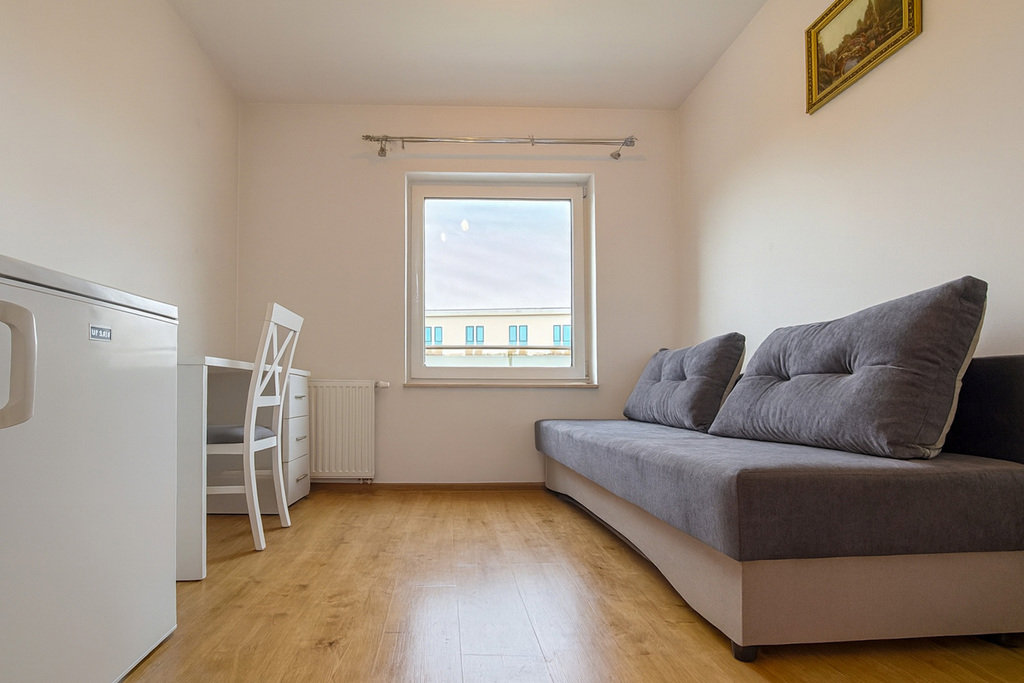 Gotowiec inwestycyjny-3 studia +4 pok. poddasze