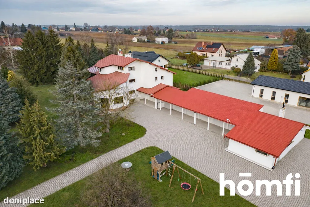 Komfortowy dom z ogrodem zimowym w Zemborzycach