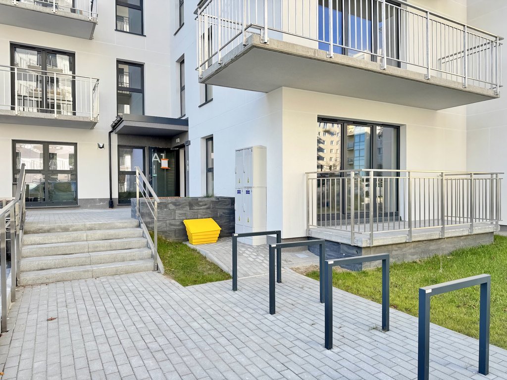 Studio na parterze  - oś. Architektów - Cesja