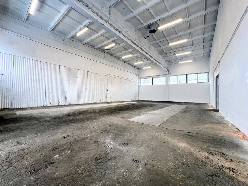 Hala magazynowa z biurem, strefa przemysłowa