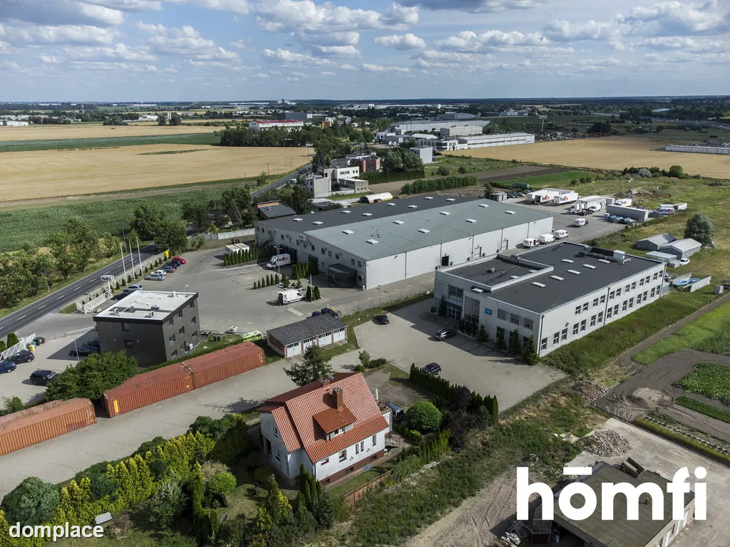 Budynek biurowo magazynowy i domem jednorodzinnym
