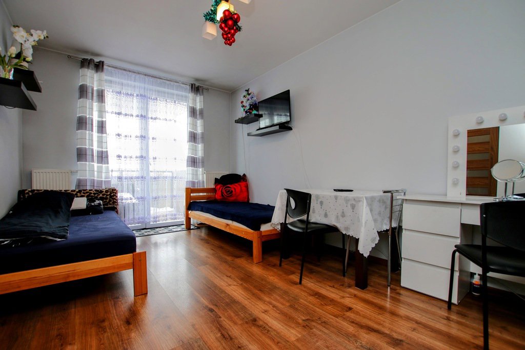 garaż podziemny, dwa balkony, budynek z 2016 roku