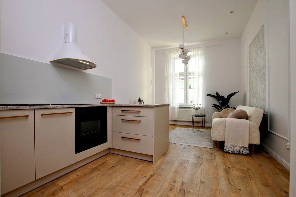 ścisłe centrum, kamienica, po kapitalnym remoncie