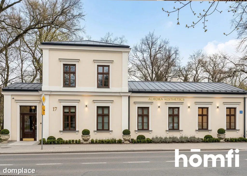 Zabytkowa willa nad rzeką | duża działka