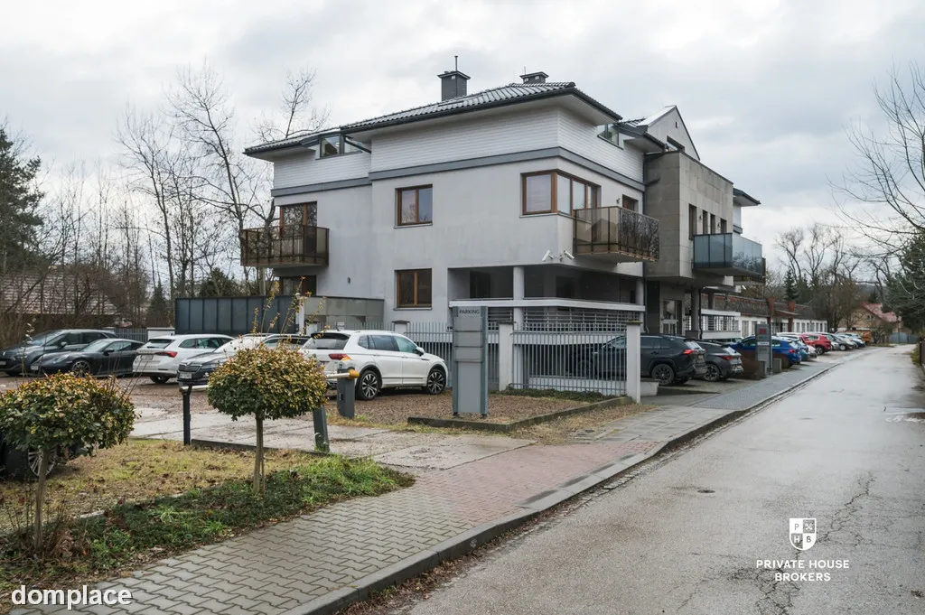 Budynek biurowy oraz działka | Bronowice