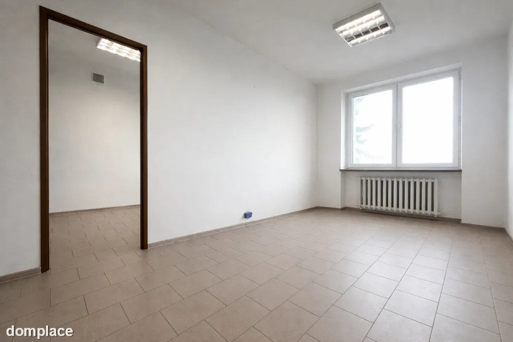 Lokal biurowy na piętrze 2 pokoje — zdjęcie 2
