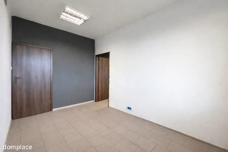 Lokal biurowy na piętrze 2 pokoje