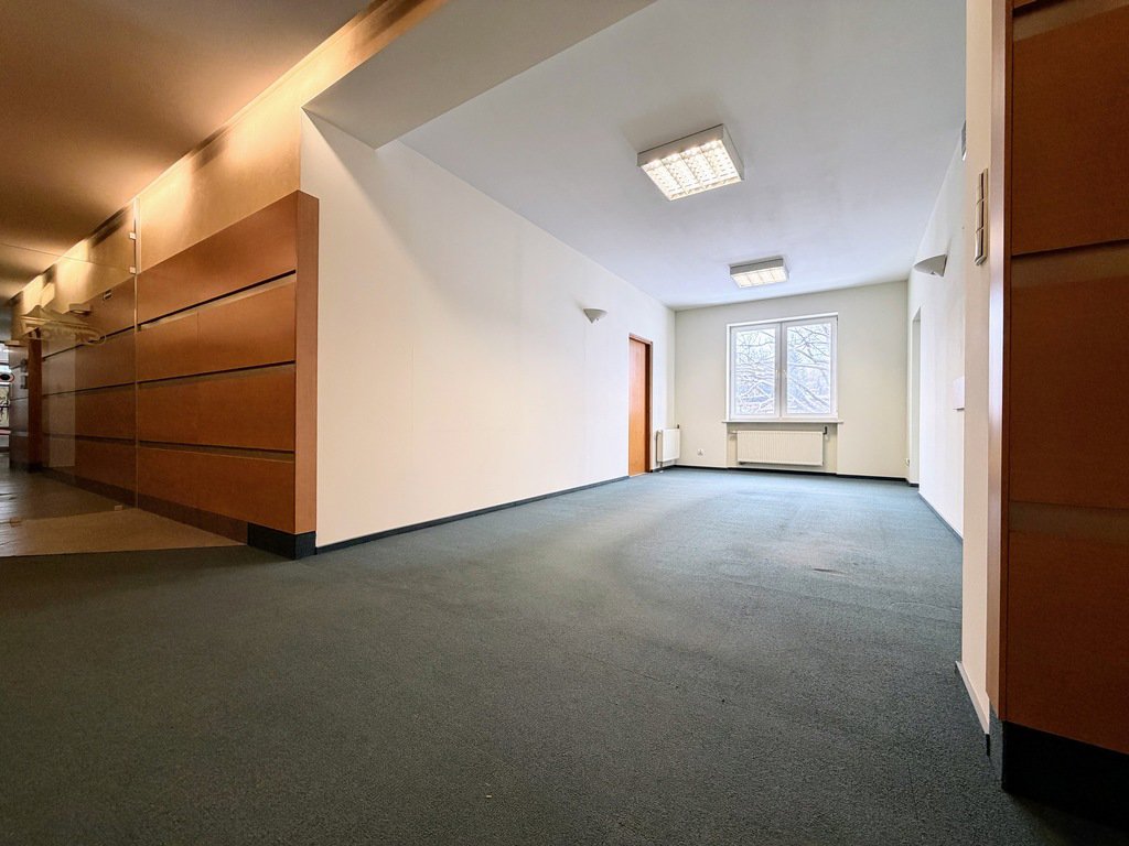 Lokal biurowy, 92 m2, 4 pomieszczenia
