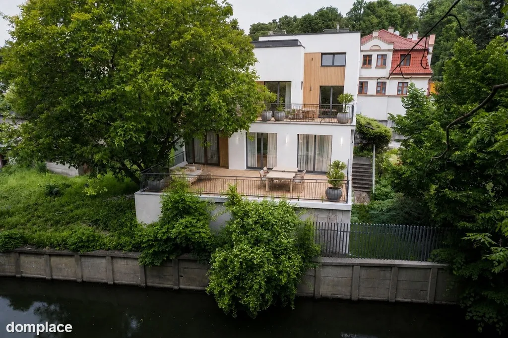 Wolnostojący dom nad rzeką w centrum Ostródy