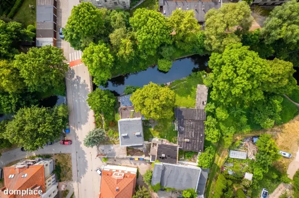 Wolnostojący dom nad rzeką w centrum Ostródy — zdjęcie 4