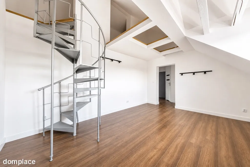Mieszkanie z antresolą po remoncie | 44 m² |