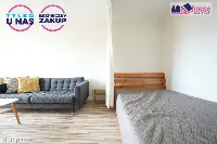 Kawalerka blisko SKM i UG w niskiej zabudowie — zdjęcie 3