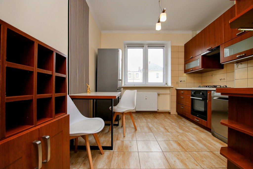 ścisłe centrum, drugie piętro, wolne od zaraz