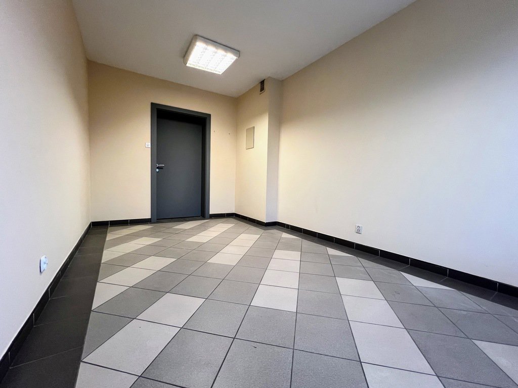Lokal biurowy do wynajęcia 17 m2 ul. Przy Torze