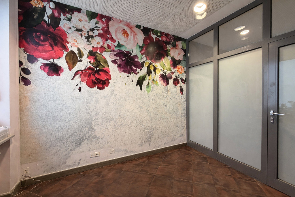 Lokal 12 m2 z własnym pokojem socjalnym, parter