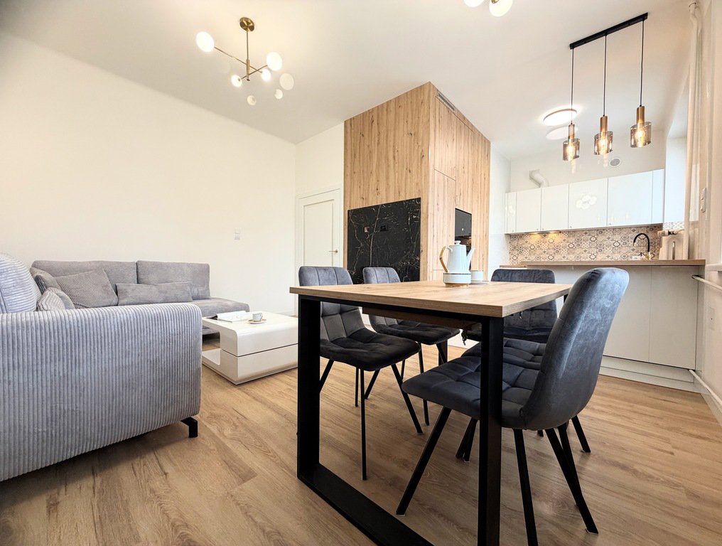 Po generalnym remoncie, 3 pokoje,  centrum