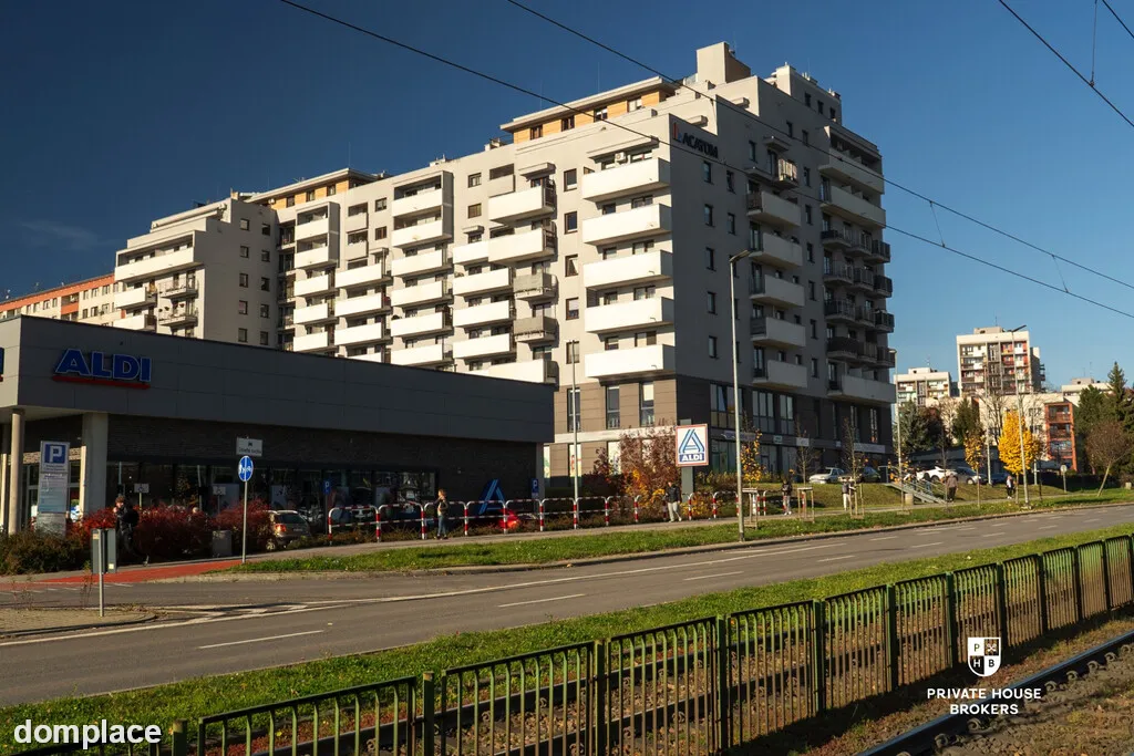 Lokal na sprzedaż z najemcą 122 mkw