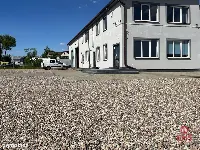 Lokal z placem przy głównej drodze — zdjęcie 13