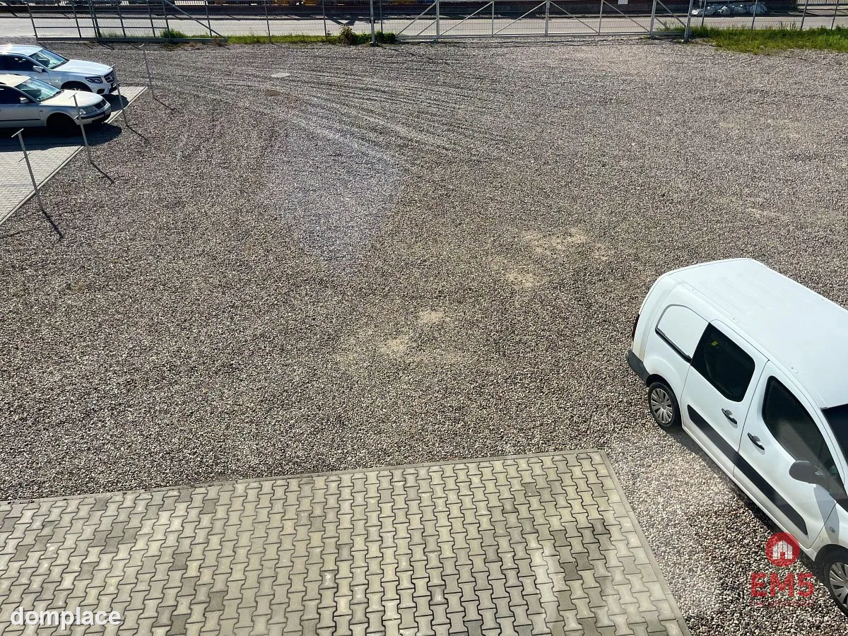 Lokal z placem  przy głównej drodze — zdjęcie 7