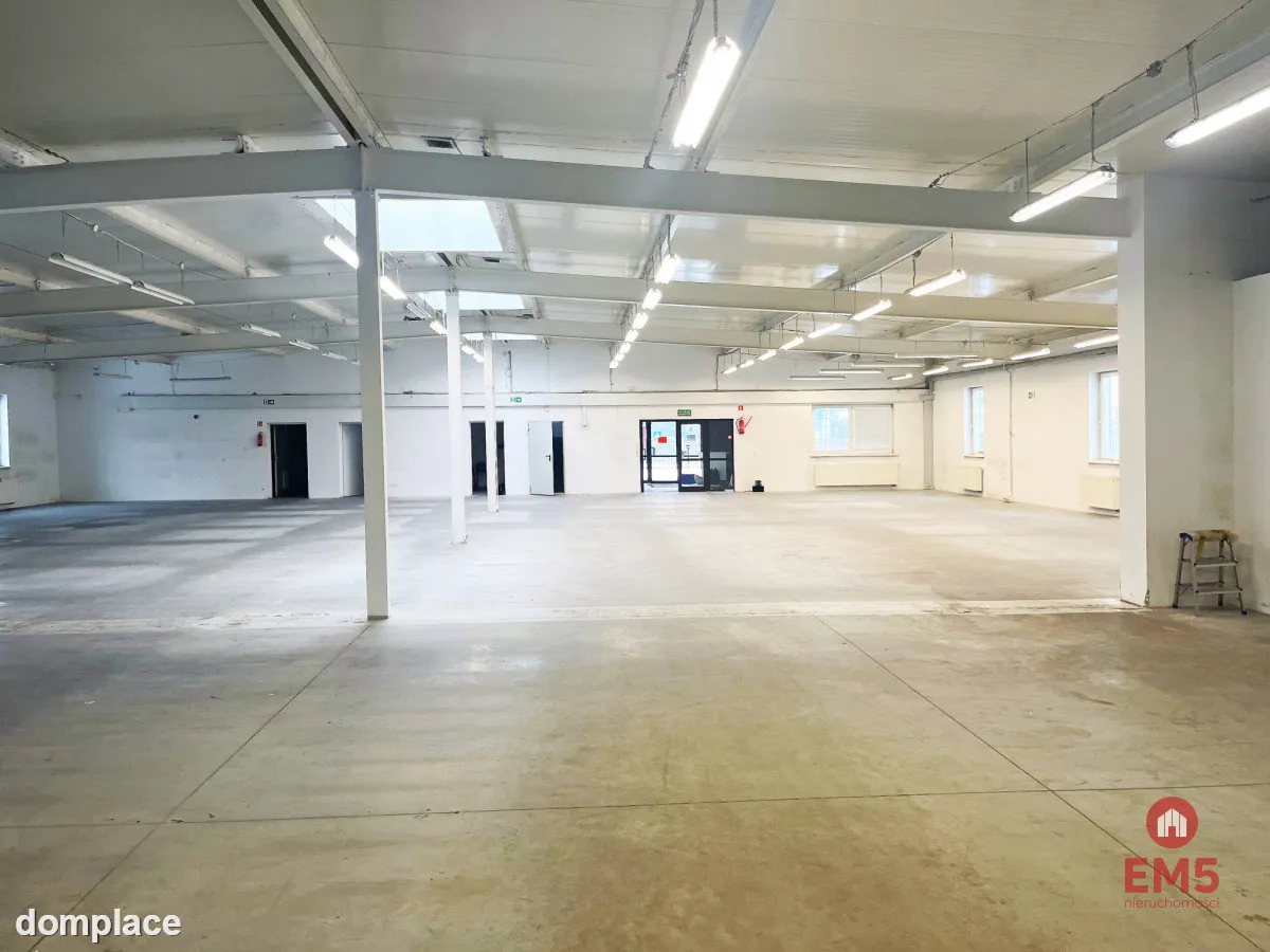 Pow. 1100 m2 przy Parku Handlowym — zdjęcie 2
