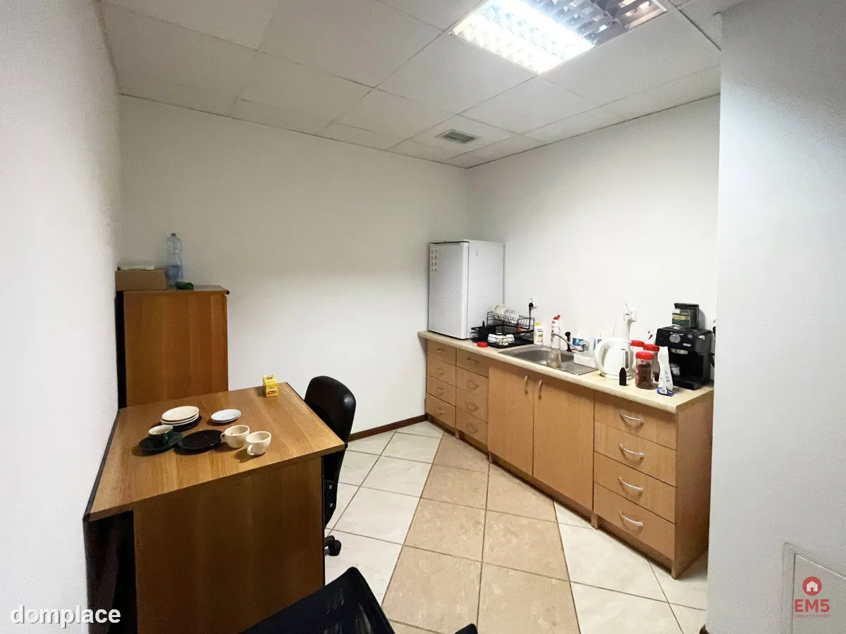 Prestiżowe biuro w wieżowcu — zdjęcie 10