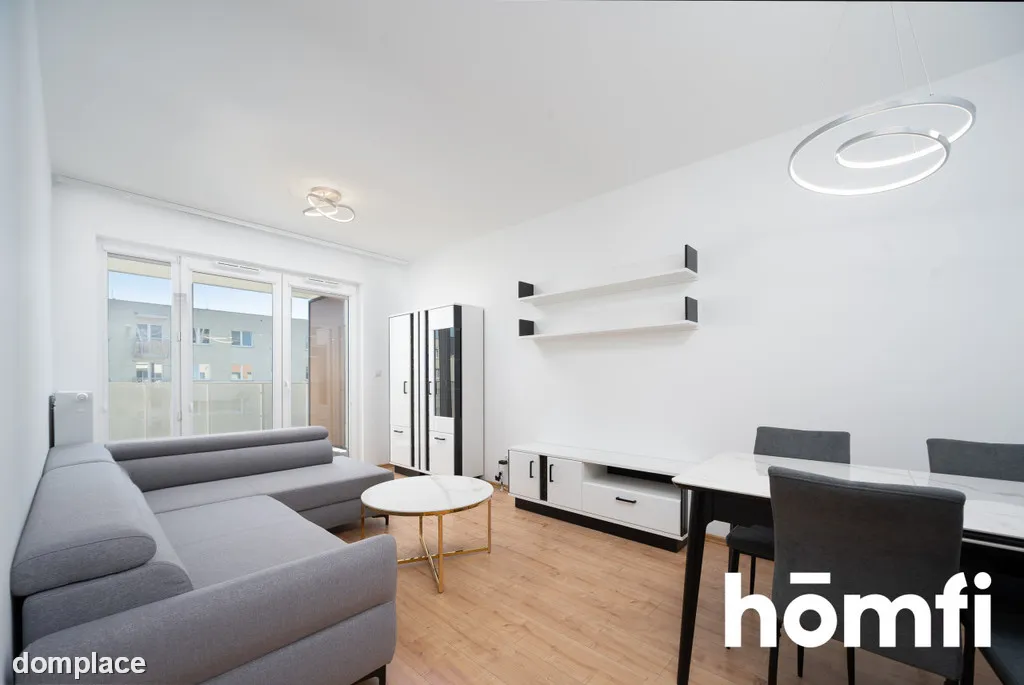 3pokoje, oddzielna kuchnia, garderobą, duży balkon