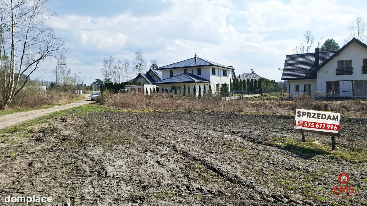 Solniczki. Działka budowlana pod lasem.