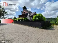 Duży dom ze stawem blisko jeziora. — zdjęcie 27