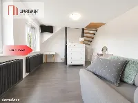 Duży dom ze stawem blisko jeziora. — zdjęcie 19