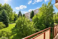 przestrzenne z oddzielną kuchnią, z balkonem — zdjęcie 1