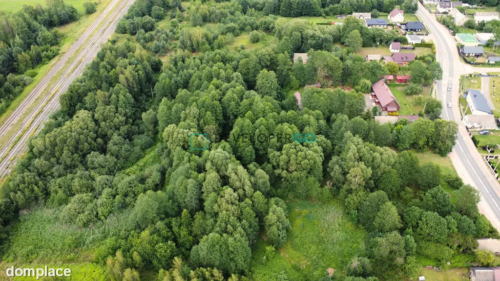Przy drodze asfaltowej z warunkami zabudowy — zdjęcie 3