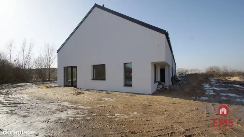 Szeregówka skrajna z działką 750m2