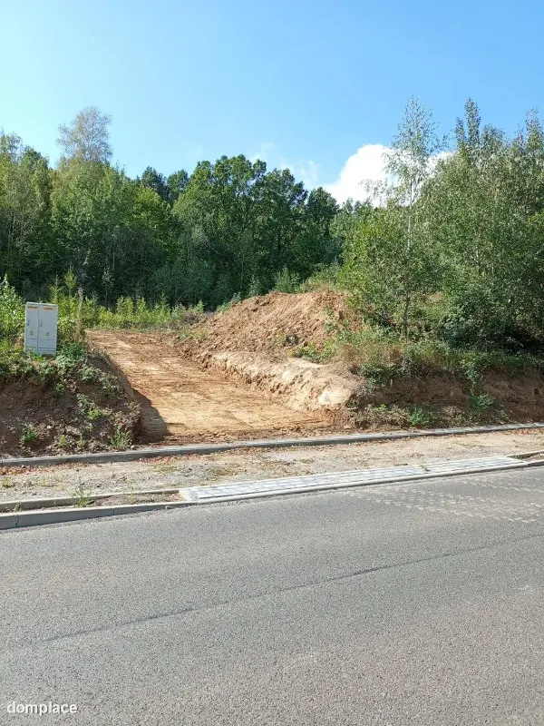 Działka budowlana z miejskim planem zagospodarowania przestrzennego - las i widok na Ślężę