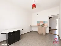 Budynek mieszkalny blisko centrum — zdjęcie 6