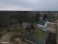 Wyjątkowy dom w stylu kurpiowskim z półbala, staw — zdjęcie 16