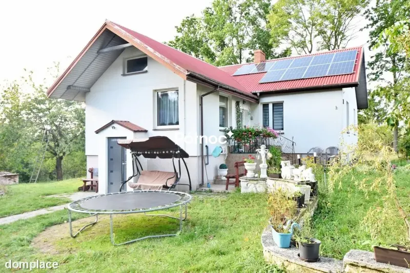 Dom z dużą działką i niskimi kosztami utrzymania.