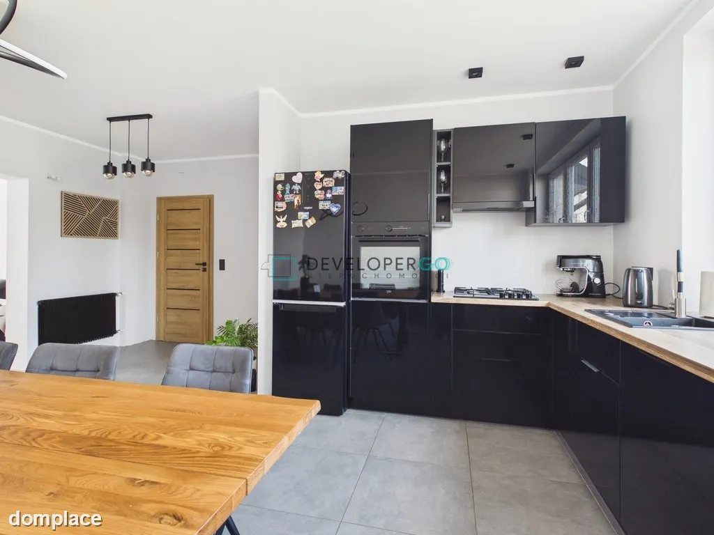 Przestronny dom 358 m² z garażem — zdjęcie 2
