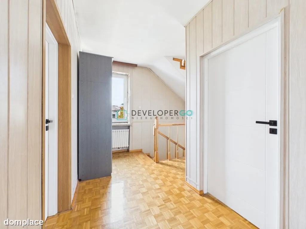 Przestronny dom 358 m² z garażem — zdjęcie 12